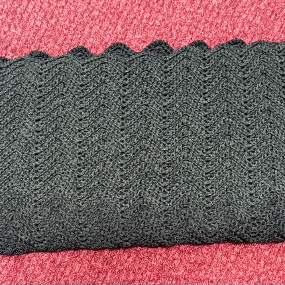 Vintage Black Handmade Crochet Clutch Zigzag Zip Old Hollywood Evening Bag